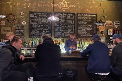 Оскорбление официанток и пьяный дебош: названы «типичные» правонарушения туристов в Петербурге