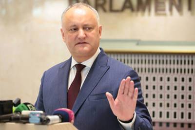 Бывший президент Молдавии пообещал сдать депутатский мандат
