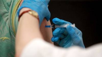 В Калужской области ввели обязательную вакцинацию для ряда работников