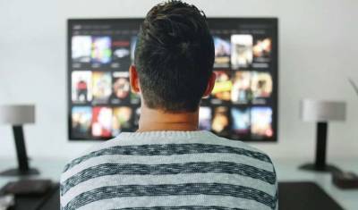 Медики сравнили просмотр телевизора с популярной пагубной привычкой
