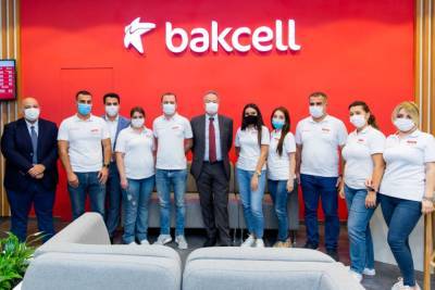 Компания Bakcell представила обновленный концептуальный магазин в центре Баку (ФОТО)