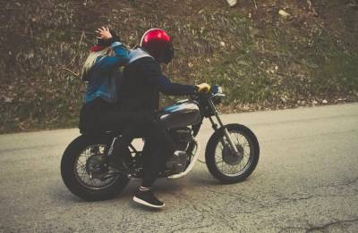 Какая ответственность грозит подросткам за управление мотоциклом без прав