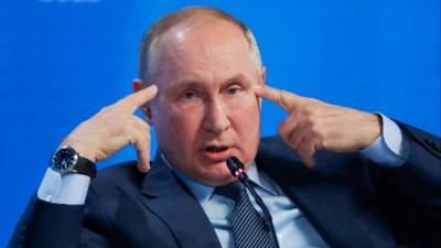 Зарубин упрекнул журналистку CNBC Гэмбл в невнимательности к Путину
