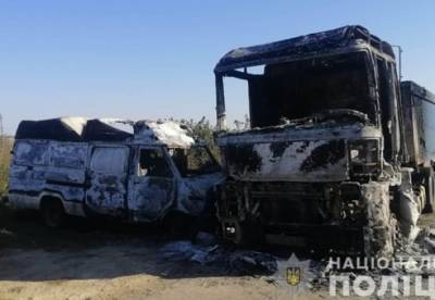 В Одесской области мужчина сжег микроавтобус и грузовик односельчанина из-за мести