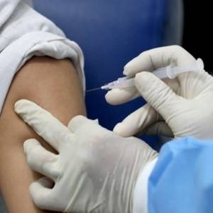 Во Франции успешно испытали новую вакцину от коронавируса