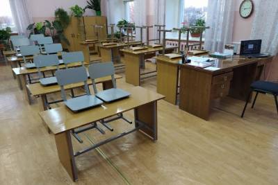 Алексей Дюмин поручил подготовиться к возможному введению дистанционного обучения в Тульской области