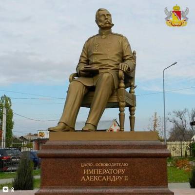 Писателю и царю поставили памятники в Воронеже и области