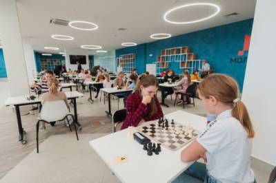 Свердловские школьники разыграли "Кубок УГМК" по быстрым шахматам