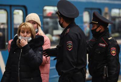 В Москве решили штрафовать пассажиров с приспущенными масками