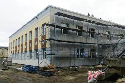 В брянской школе искусств №3 начали отделку фасада