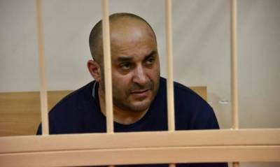 Арестованный по делу о гибели 18 человек от суррогата в Екатеринбурге расплакался в суде