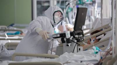 В петербургских стационарах находятся на лечении почти 7,5 тысячи пациентов с COVID-19