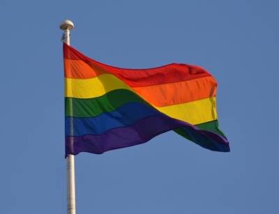 Самого молодого члена КПРФ обвинили в пропаганде гомосексуальности из-за съемок в клипе