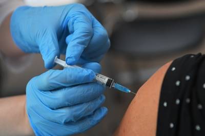 Еще в одном российском регионе ввели обязательную вакцинацию для части жителей