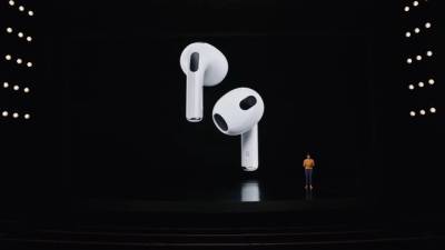 Apple представила AirPods третьего поколения в новом дизайне