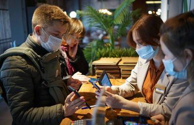 В Петербурге объявили о введении QR-кодов для посещения общественных мест
