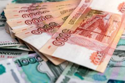 В ближайшие три года богатым россиянам оставят прежний подоходный налог