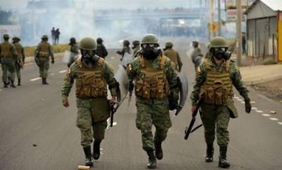 Власти Эквадора объявили в стране режим ЧП и вывели солдат на улицы