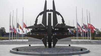 НАТО готово реагировать на «агрессию» России, но оставит шанс для диалога