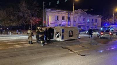 Очевидцы: В Терновке перевернулась скорая, погиб человек
