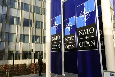 В НАТО отреагировали на приостановку работы постпредства России