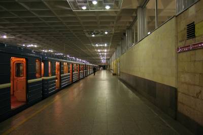 Поезда метро в сторону станции «Девяткино»утром шли с увеличенным интервалом