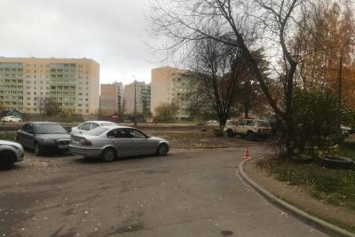 Молодая женщина-водитель сбила пешехода на улице Кузбасской дивизии в Пскове