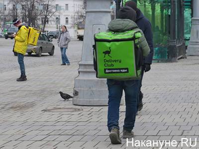 Такси и сервисы доставки еды начали внедрять сервисные сборы - nakanune.ru