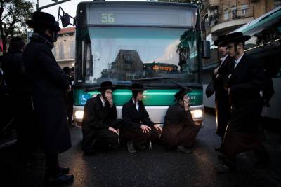 Протестующие против трамвая ортодоксы прокололи шины более 10 автобусов в Иерусалиме