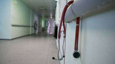 В больнице Санкт-Петербурга пациент ударил врача ножом