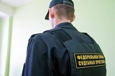 В Астрахани арестовали жилье подрядчика за некачественный ремонт школы