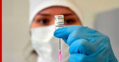 Обязательную вакцинацию от COVID-19 для работников ряда отраслей вводят в Крыму