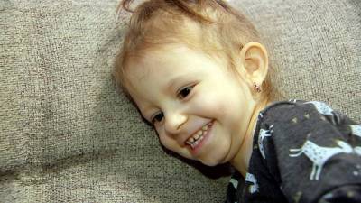 Зрители ТВЦ собирают деньги на лечение 3-летней Ники Поповой