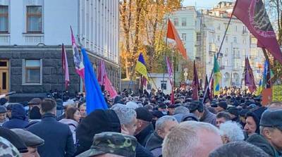 В Киеве ветераны-афганцы проводят митинг у офиса Зеленского