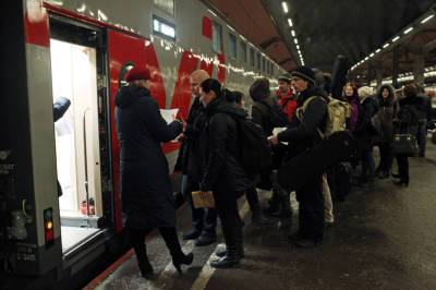Популярность двухэтажных поездов у петербуржцев выросла вдвое