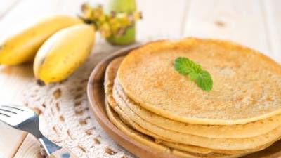 Блинчики из манки с бананом: вкусный рецепт завтрака от Василия Емельяненко