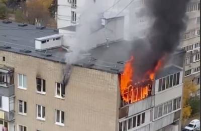 Два человека пострадали при пожаре на юге Москвы