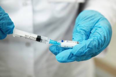 Песков признал ответственность государства за провал вакцинации