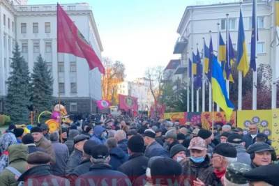 Зеленский, выходи! В центре Киева митингуют ветераны-афганцы