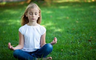 Как научить ребенка медитировать