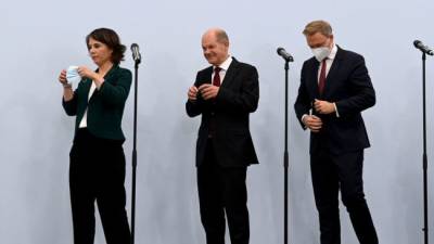 Лебедь, щука и рак немецкой политики: срастется ли в Германии «светофорная» коалиция?