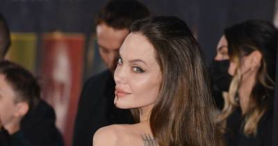 Передумала быть мальчиком: дочка Джоли превратилась в настоящую красотку