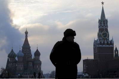 Власти Москвы вводят новые ограничения из-за вспышки COVID-19