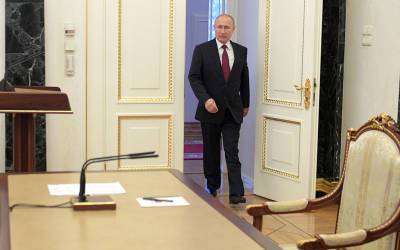 Песков: антиковидные ограничения не влияют на график Путина