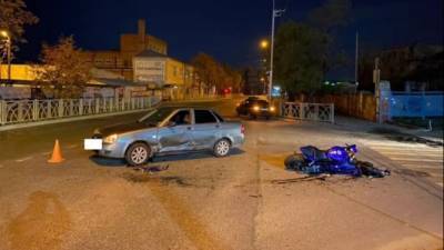 Мотоциклист с пассажиркой пострадали в ДТП в Ставрополе