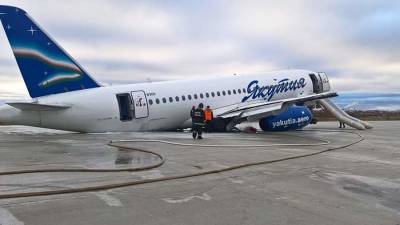 Мантуров пригрозил изъятием самолетов Superjet 100 у авиакомпании «Якутия»