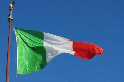 Марио Драги - Серджо Маттарелл - Сильвио Берлускони - В Италии избирать членов сената парламента теперь можно с 18 лет - pnp.ru - Италия