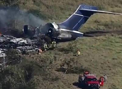 Самолет развалился на куски при взлете из аэропорта в Техасе