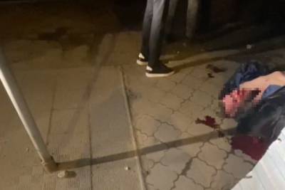 В Новосибирске пожилого мужчину убили на остановке