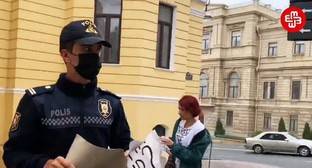 Полиция применила силу при задержании в Баку активистки Мехтиевой